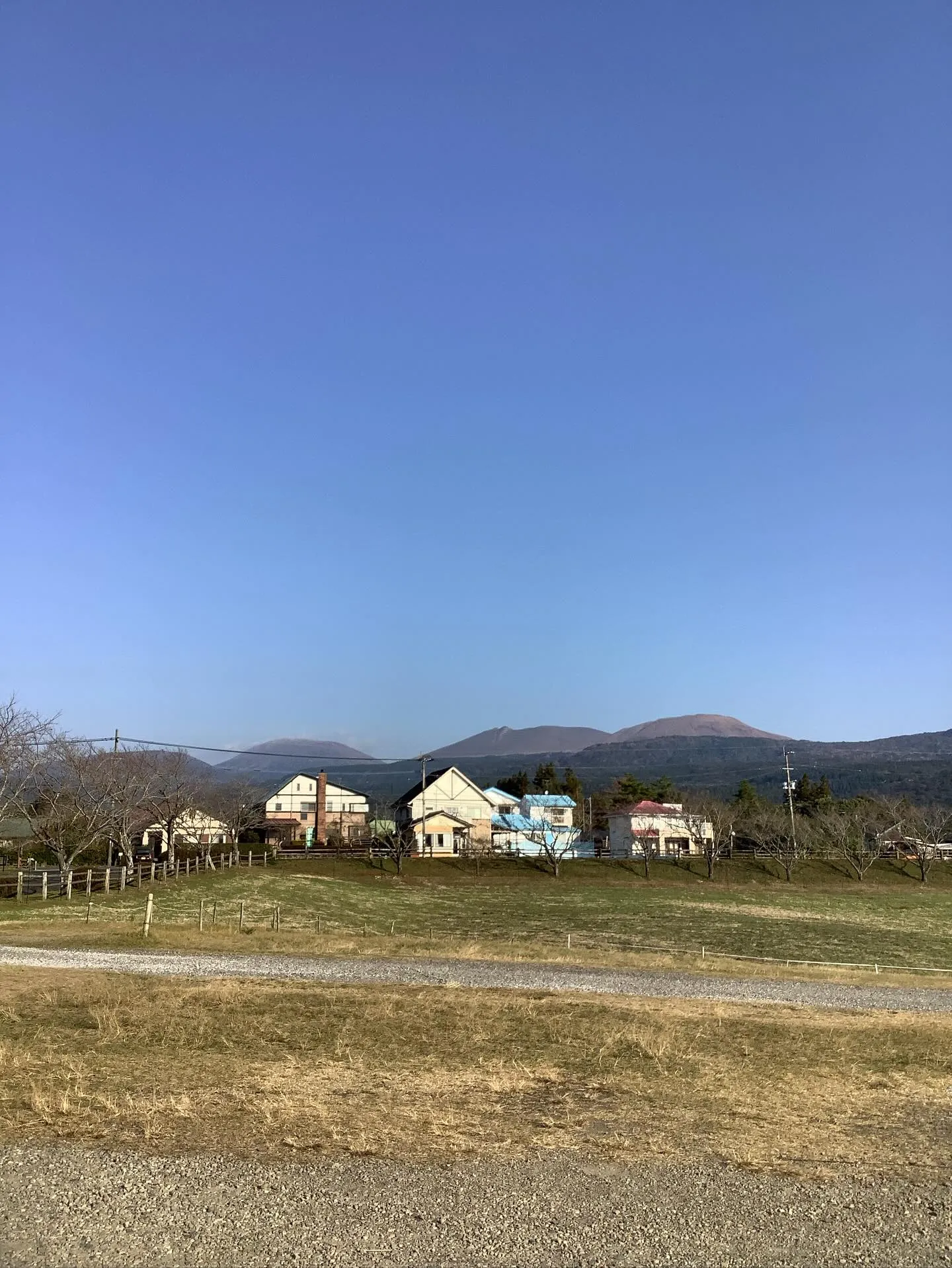 国宝霧島神宮と霧島連山