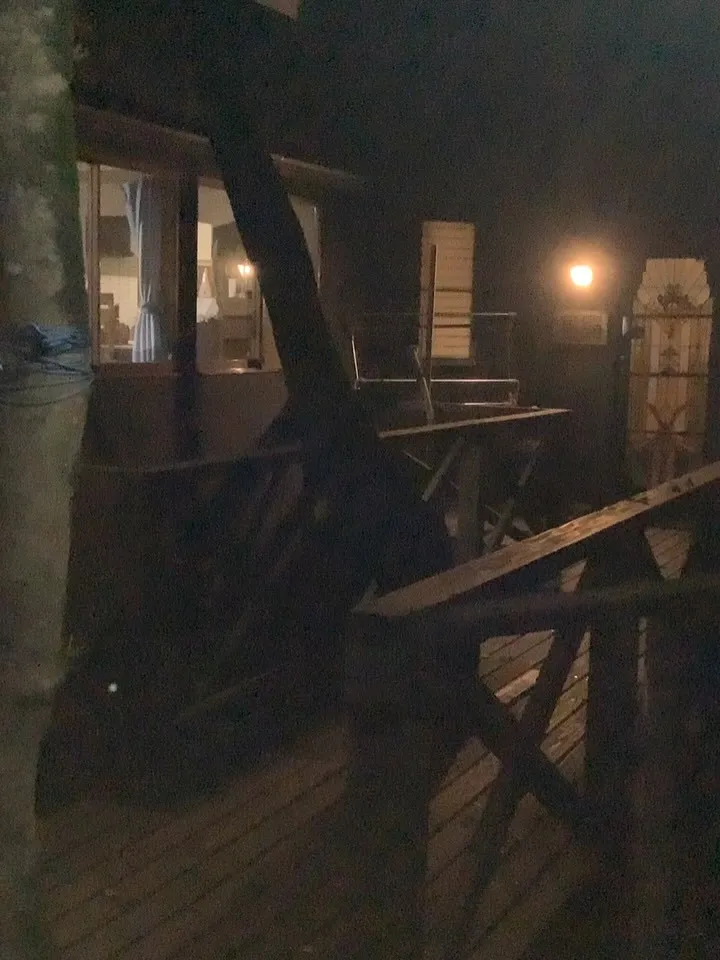 本館高千穂の夜の外観とリビングの様子